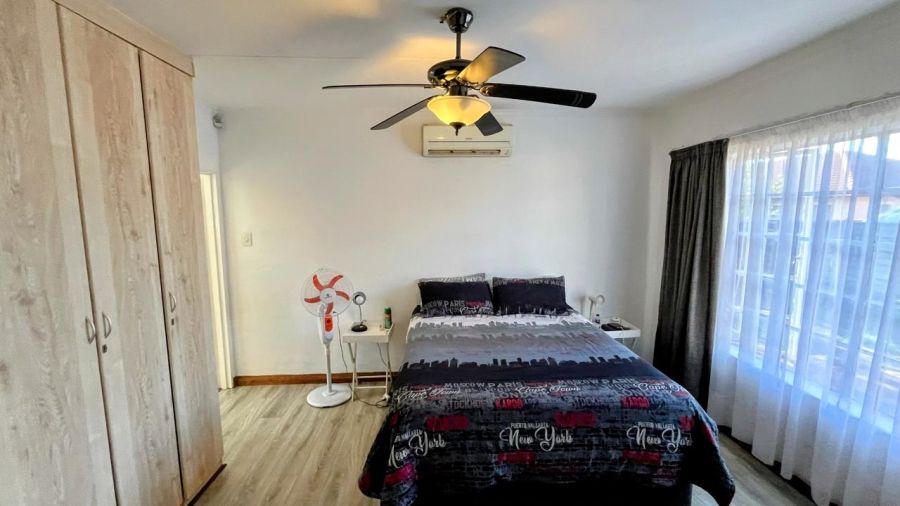  Bedroom Property for Sale in Mooinooi North West